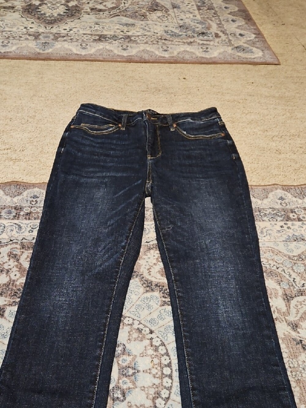 Judy Blue Blackened Indigo Cropped Ankle Jeans - Picture 2 of 9